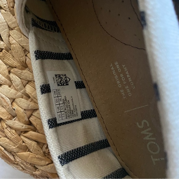 white TOMS - Picture 3 of 4